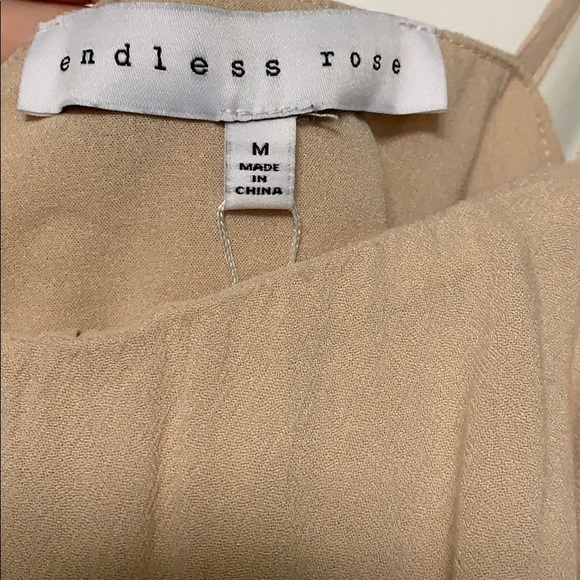 Off the shoulder blouse NWT size M - Picture 3 of 3